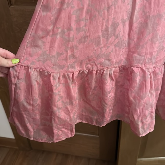 NWT pink midi dress with floral cap sleeves - Picture 3 of 5